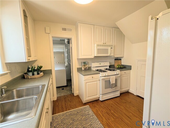 Building Photo - 4708 Bromley Ln