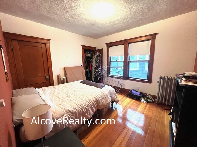 Building Photo - 11 Leonard St