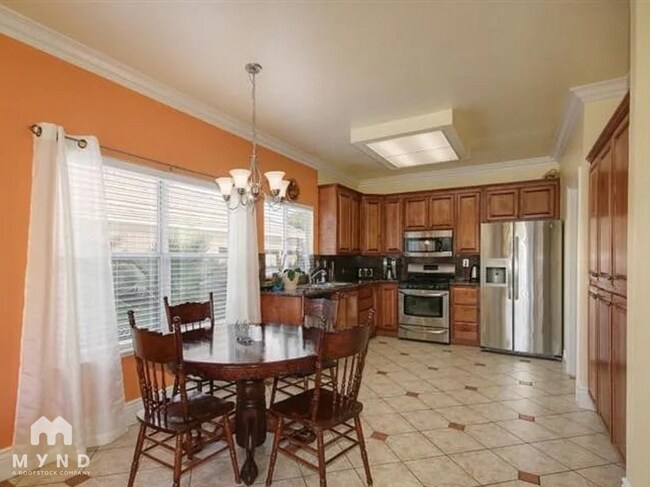 Foto del edificio - 9005 Redwater Dr