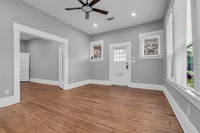 Foto del edificio - 4303 McKinney St