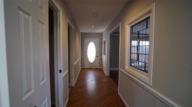 Building Photo - 2814 Shadowdale Dr