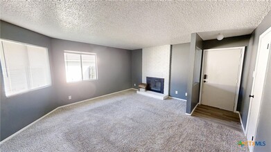 Building Photo - 2107 Creekwood Dr