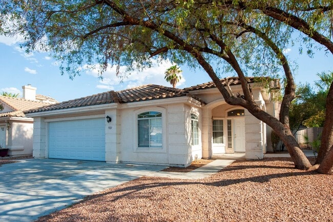 Building Photo - 921 E English Heather Dr