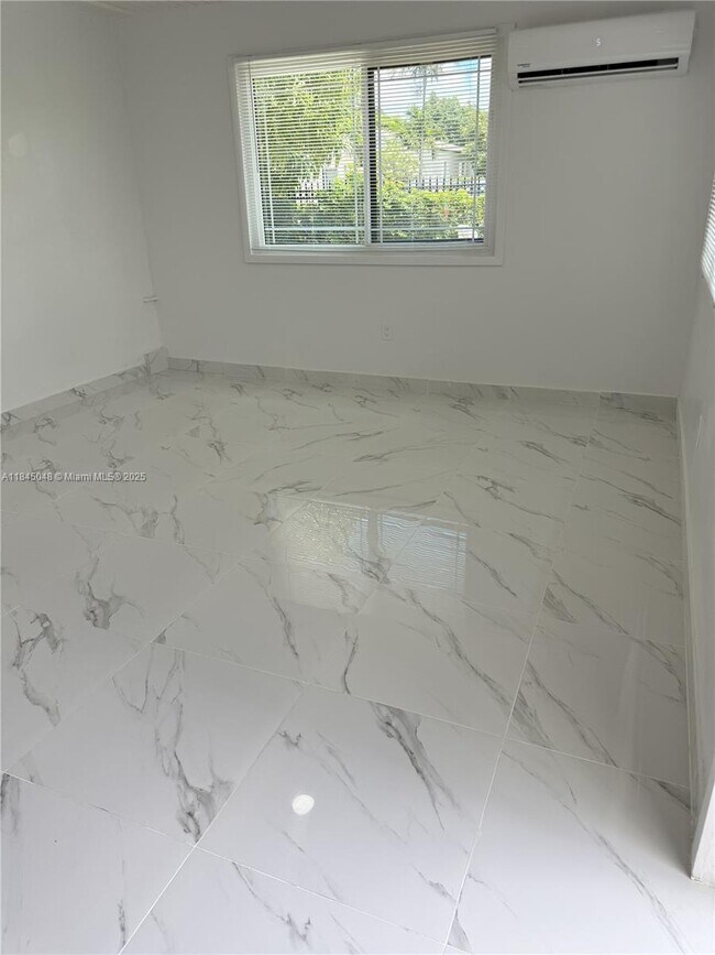 Foto del edificio - 4700 SW 2nd Terrace
