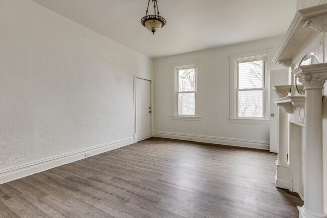 Building Photo - Available APRIL 2026 - Spacious 3 Bedroom Apartment in the Heart of Mt Oliver!