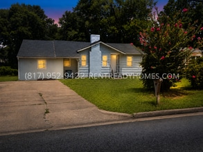 Building Photo - 1416 Woodward Rd