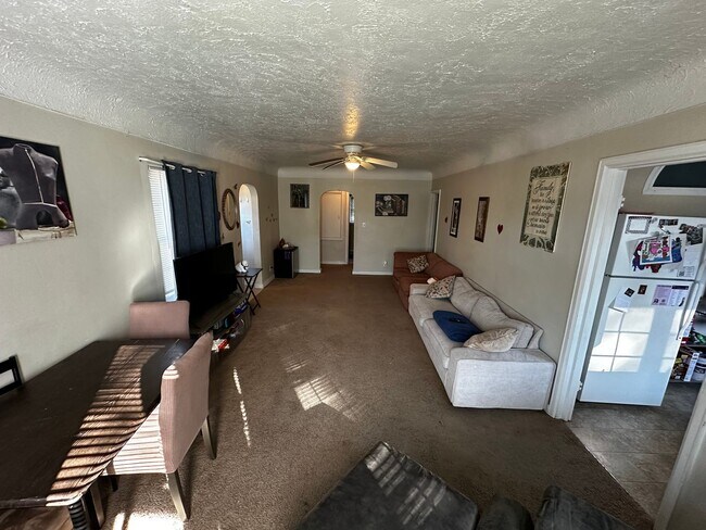 Foto del edificio - 1604 College St