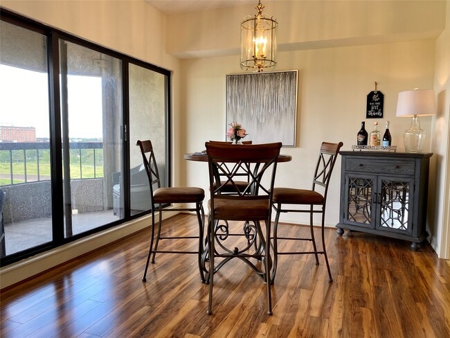 Foto del edificio - 2001 Holcombe Blvd