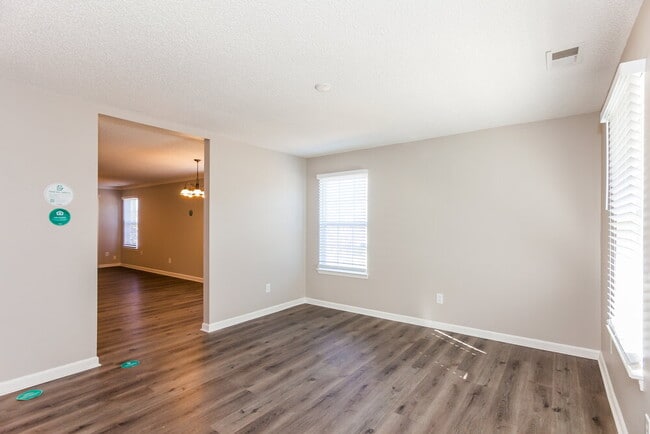 Building Photo - 3037 Champion Ln SW