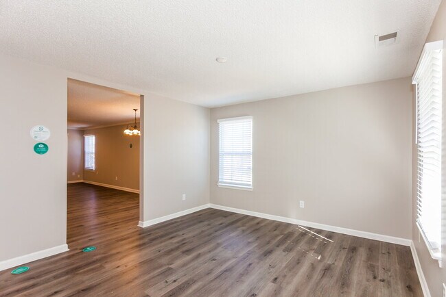 Foto del edificio - 3037 Champion Ln SW