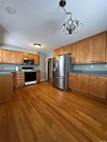 Building Photo - 14 Althouse Ave