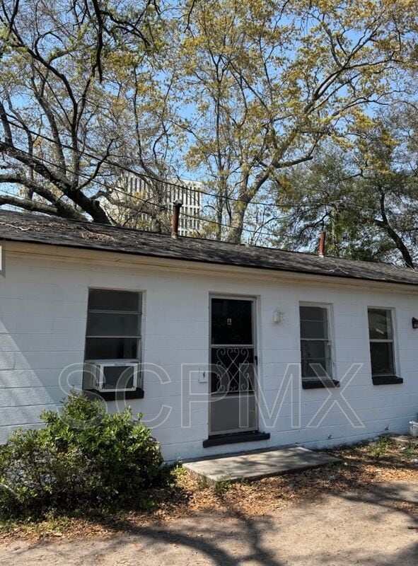 Building Photo - 3444 Navajo St