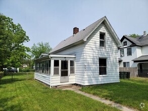 Building Photo - 807 Allen St