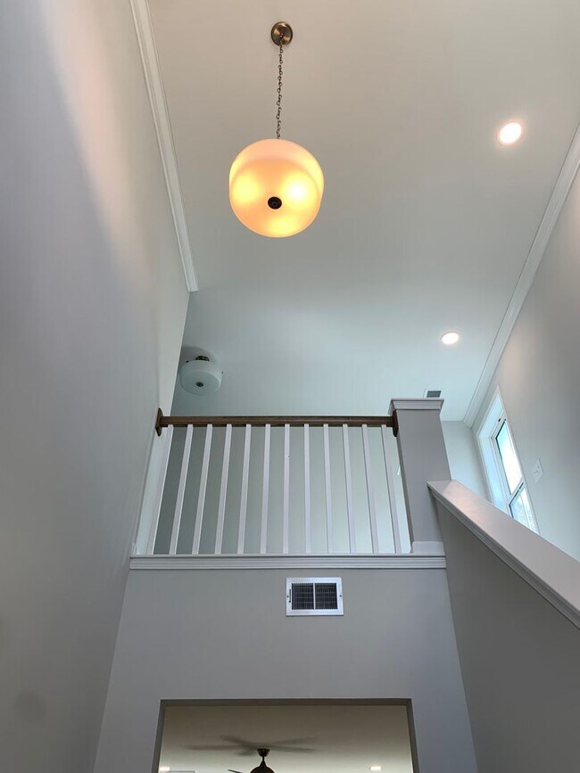 Foto del edificio - Modern Living in Windsor Hill