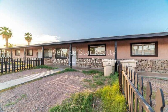 Building Photo - 5460 W Palmaire Ave