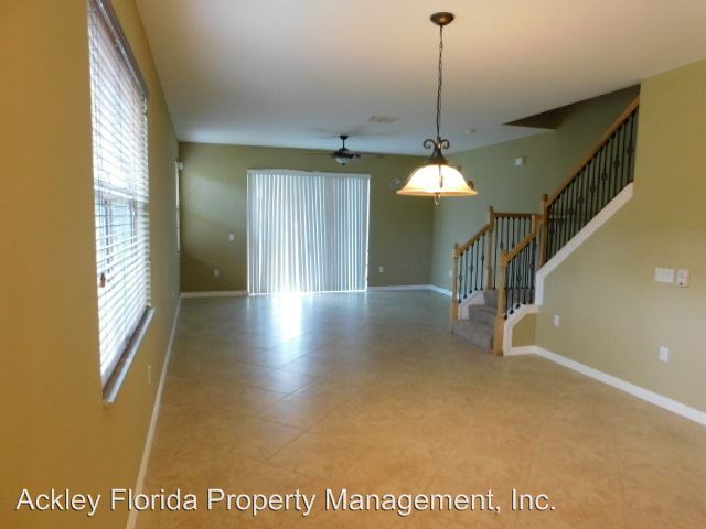Building Photo - 5207 Paradise Cay Cir