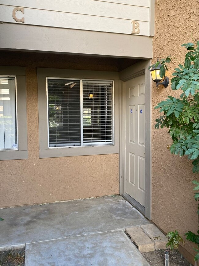 Building Photo - 4549 Alamo St