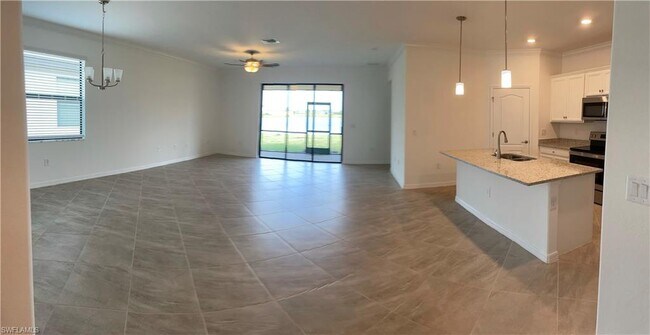 Building Photo - 14553 Cantabria Dr