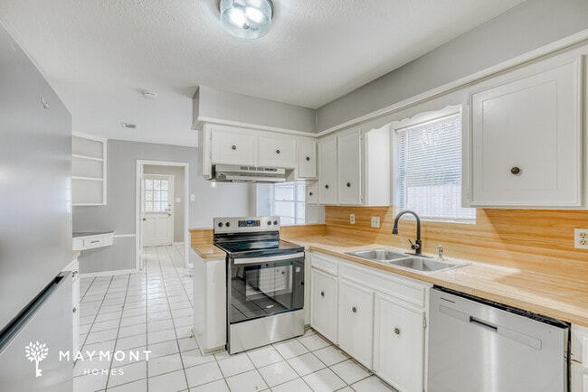 Building Photo - Charming 4-Bedroom Brick Home in Houston, TX