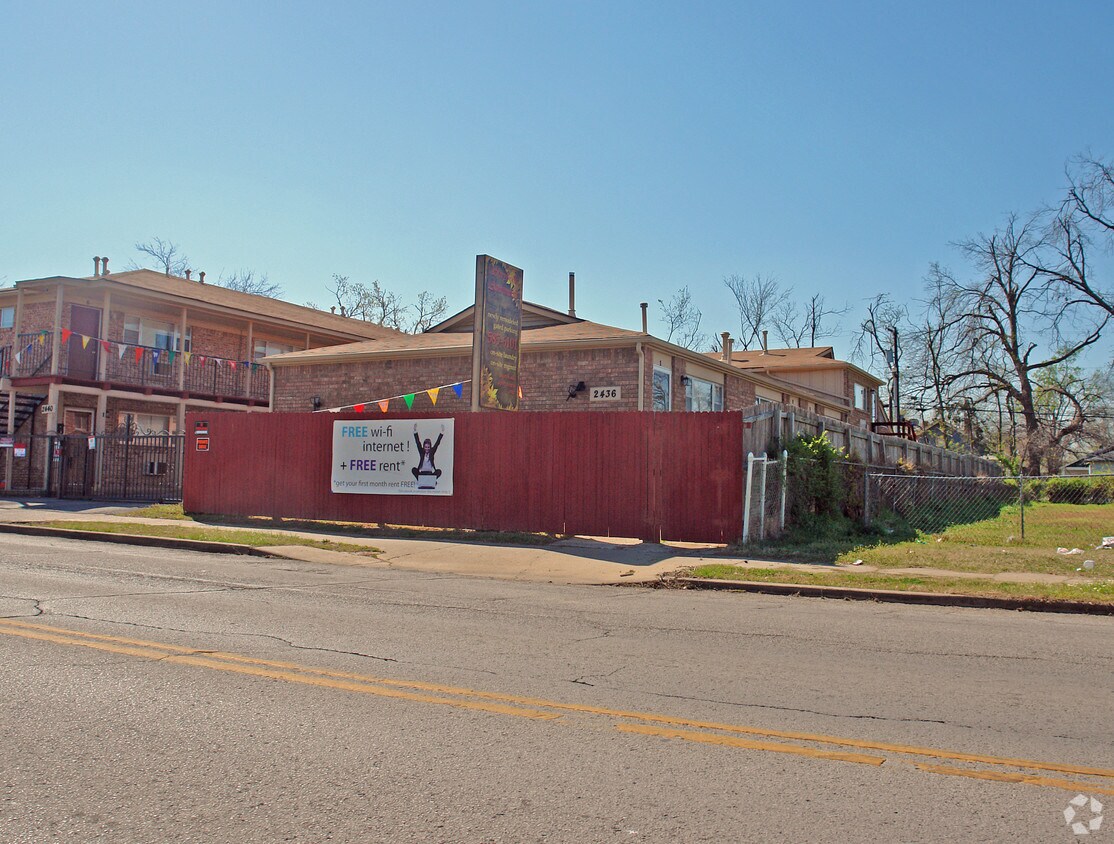 Foto del edificio - 2436 E 6th St