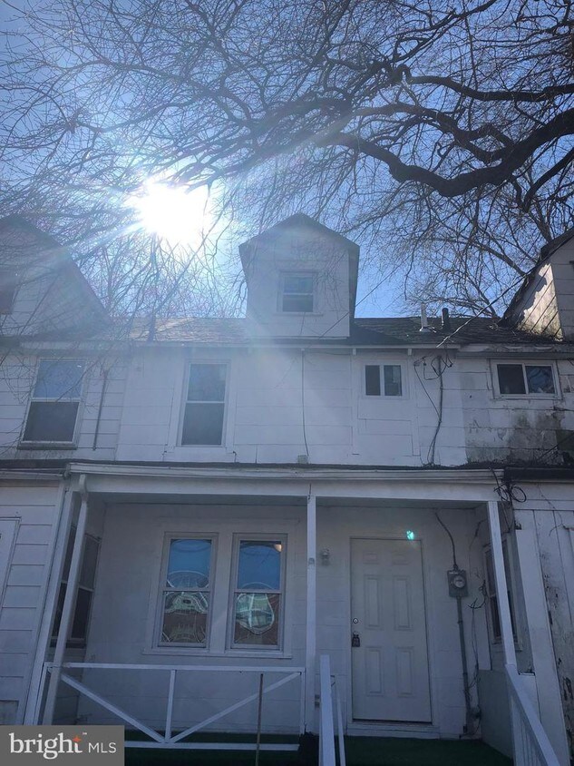 Building Photo - 82 E Burlington St