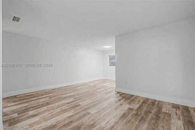 Building Photo - 6206 SW 136th Ct