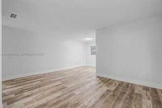 Building Photo - 6206 SW 136th Ct