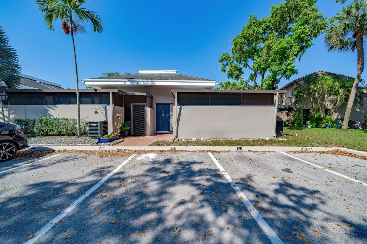 Foto principal - 2181 SW 81st Ave