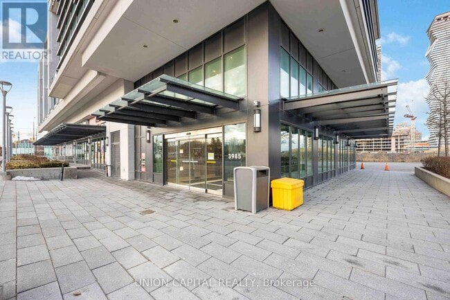 Photo du bâtiment - 3985 Grand Park Dr