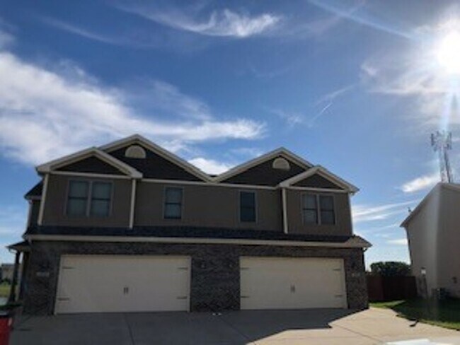 Foto del edificio - Recently built 3-bed, 2.5-bath home availa...