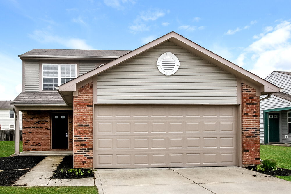 Foto principal - 209 Bent Stream Ln