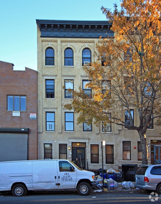 Building Photo - 217 50th St