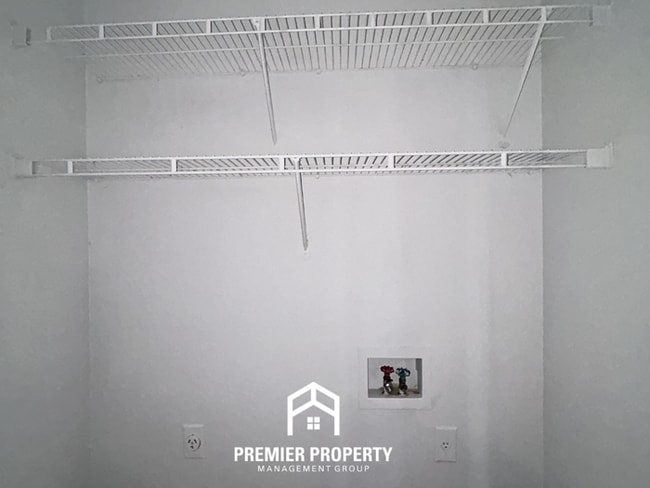 Building Photo - Charming 3BR/2BA Near Southwind | High Ceilings, Hardwood Floors & 2-Car Garage