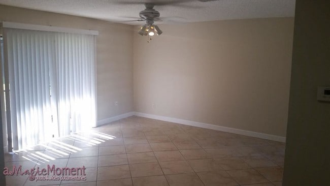 Building Photo - 127 Springwood Cir unit B