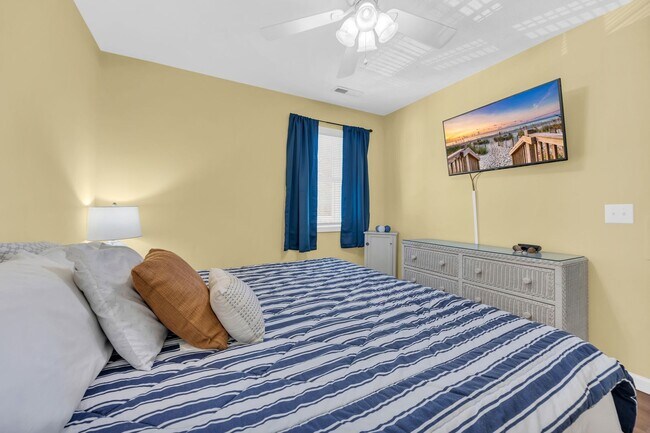 Building Photo - Charming 1BR Condo at Blue River Court – Pools, Tennis & More