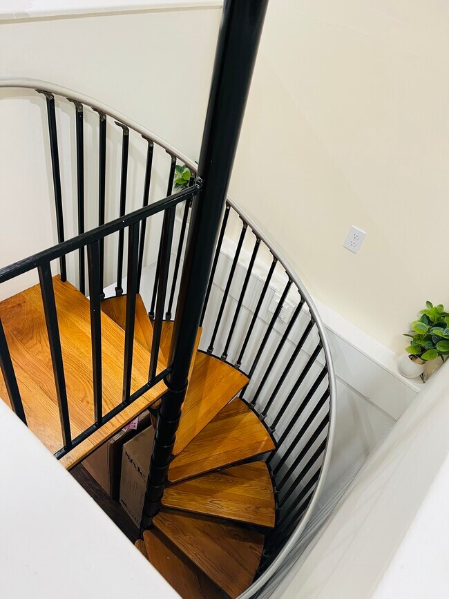 Foto del edificio - 10 Wrentham Rd