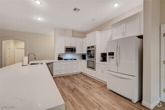 Building Photo - 10720 Elm Ridge Ave