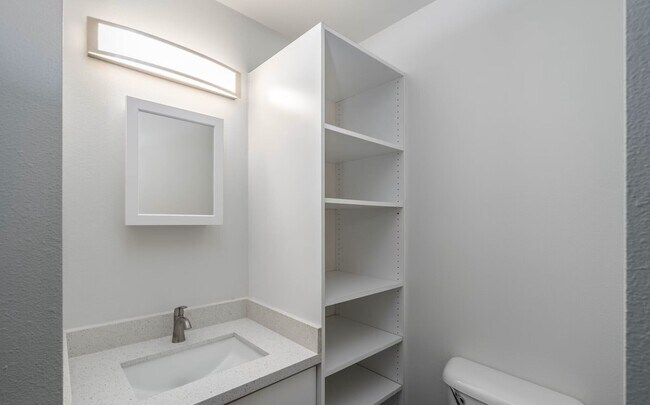 Building Photo - Move In TODAY - GET 4 WEEKS FREE!!