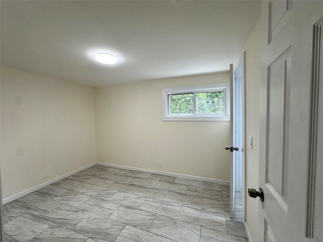Primary Photo - 216 1st St