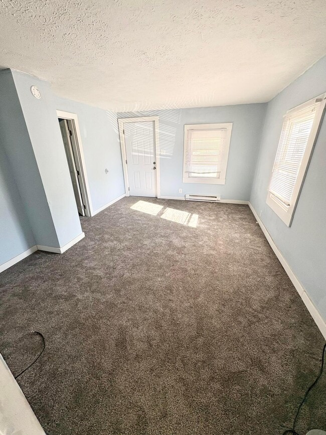 Foto del edificio - 2379 Linden Ave