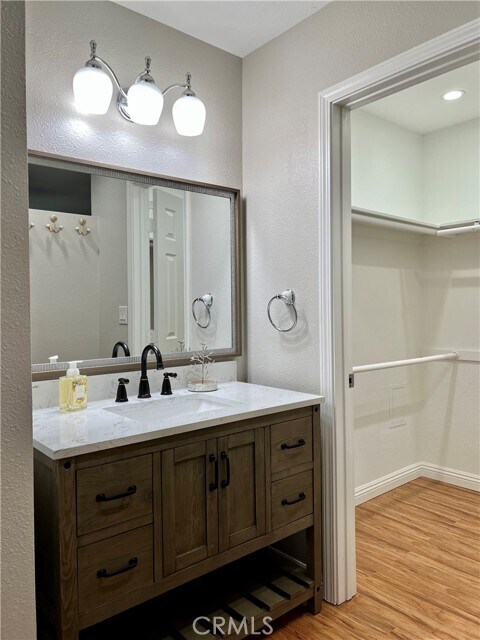 Foto del edificio - 247 Streamwood