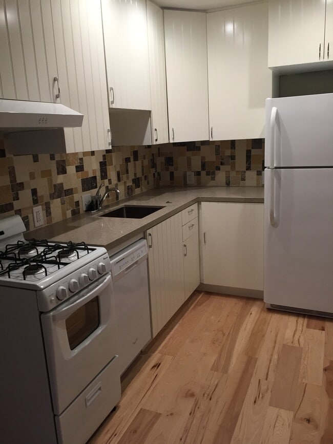 kitchen - 921 Western Dr