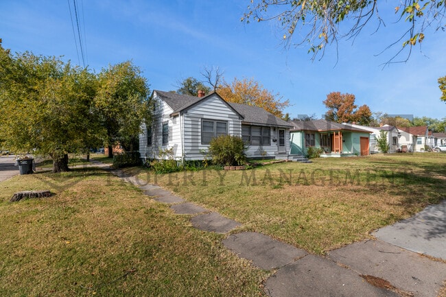 Foto del edificio - 1701 N Floberta Rd