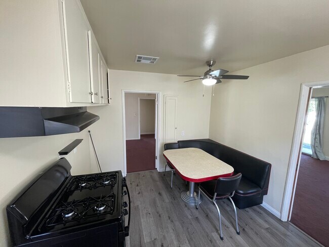 Kitchen - 656 S Brand Blvd