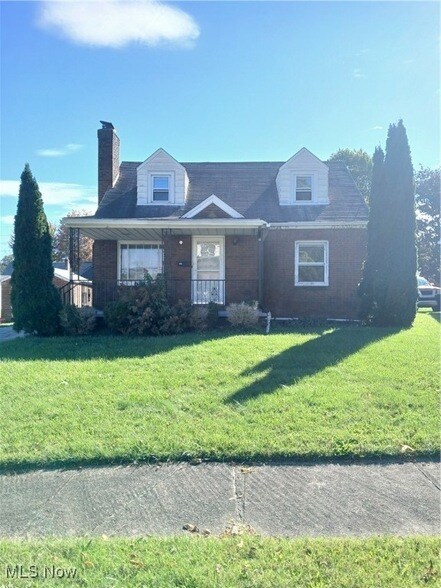 1351 Douglas Ave Youngstown, OH 44502 – photo 1