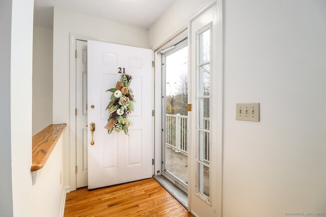 Foto del edificio - 633 Danbury Rd