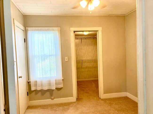 Building Photo - 424 Upton Dr