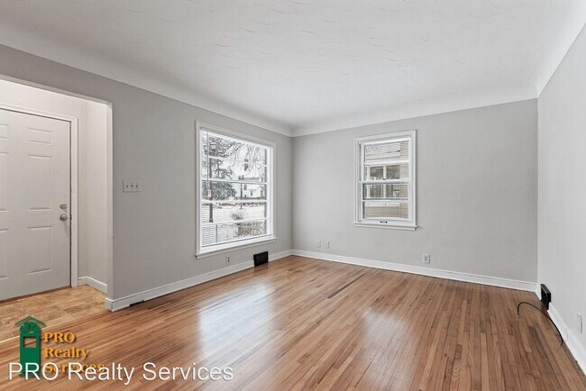 Building Photo - 3 br, 1 bath House - 1077 Selby Ave