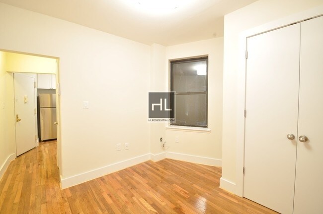 Foto del edificio - 414 W 49th St