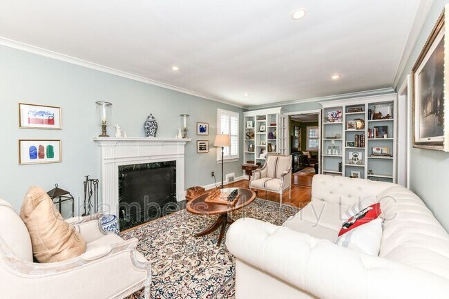 Foto del edificio - 3404 Legation St NW